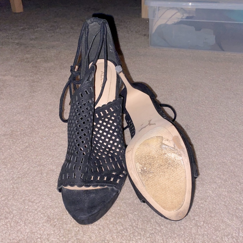 Size 8.5 high heels from Aldo in black